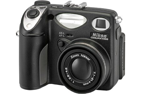 Digitalkamera Nikon Coolpix 5000 [Foto: Nikon]