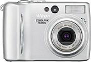 Digitalkamera Nikon Coolpix 5200 [Foto: Nikon]