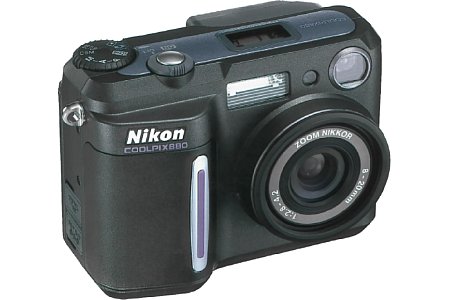 Digitalkamera Nikon Coolpix 880 [Foto: Nikon]