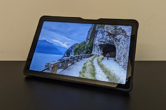 Bild Ein Tablet-Computer wird mit der Fotoo App bei Nichtgebrauch zu einen smarten digitalen Bilderrahmen inklusive Cloud-Anbindung mit automatischer Aktualisierung der anzuzeigenden Fotos. [Foto: MediaNord]