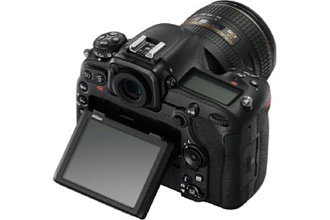 Bild Die Nikon D500 besitzt einen acht Zentimeter großen klappbaren Touchscreen mit 2,36 Millionen Bildpunkten Auflösung. [Foto: Nikon]