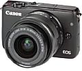 Die Canon EOS M10 ich schlicht, edel und minimalistisch designt, besitzt aber als Einsteigerkamera nur ein Kunststoffgehäuse. [Foto: MediaNord]