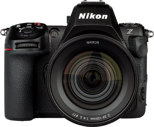 Bild Das für eine spiegellose Systemkamera wuchtige Gehäuse bietet eine gute Ergonomie. Die Nikon Z 8 ist deutlich größer und schwerer als eine Nikon Z 5/6/7 (II), aber auch erheblich kompakter und leichter als eine Z 9. [Foto: MediaNord]