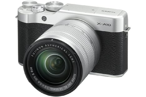 Bild Die Fujifilm X-A10 kommt ausschließlich in Schwarz-Silber im Set mit dem XC 16-50 mm OIS auf den Markt. [Foto: Fujifilm]