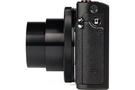 Bild Die One-Touch-Taste auf der linken Seite der Canon PowerShot G9 X reagiert auch bei ausgeschalteter Kamera. Damit lassen sich per Tastendruck beispielsweise die Fotos per WLAN auf einem Computer sichern. [Foto: MediaNord]