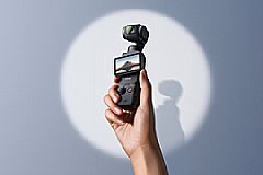 Die DJI Pocket 3 Gimbal-Kamera hat jetzt ein größeres, drehbares Display. [DJI]