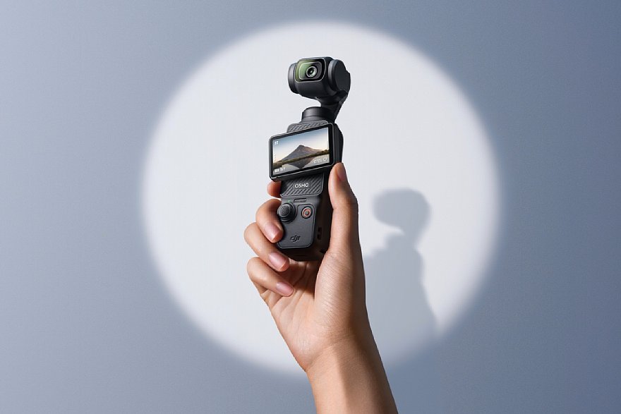 Bild Die DJI Pocket 3 Gimbal-Kamera hat jetzt ein größeres, drehbares Display. [Foto: DJI]
