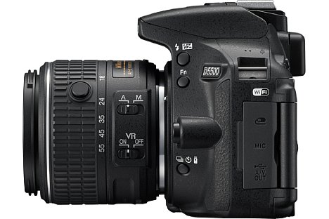 Bild Die Nikon D5500 besitzt einen Fernauslöseanschluss, einen Stereomikrofoneingang, eine HDMI-Schnittstelle sowie einen kombinierten USB-AV-Ausgang. [Foto: Nikon]