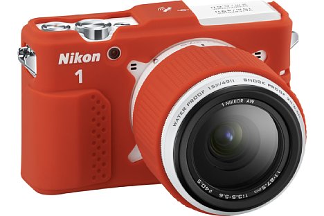 Bild Zusätzlich lässt sich die Nikon 1 AW1 mit dem Nikon CF-N6000 gegen Stöße schützen und gleichzeitig schmücken. [Foto: Nikon]