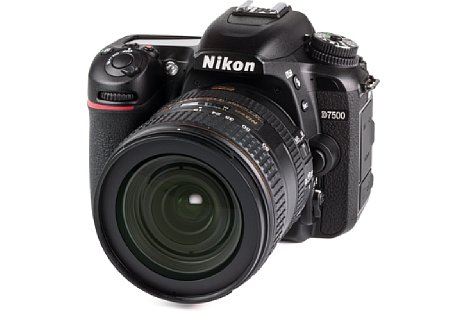 Bild Nikon D7500 mit AF-S 16-80 mm f2.8-4 E ED VR. [Foto: MediaNord]