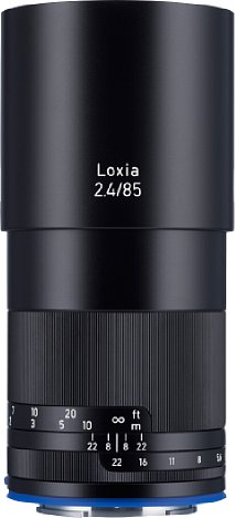 Bild Das Zeiss Loxia 2.4/85 mm besitzt denselben Durchmesser wie die anderen drei Objektive der Familie, wodurch sie beziehungsweise das Zubehör ideal austauschbar sind. [Foto: Zeiss]