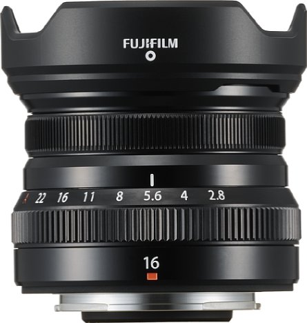 Bild Das Fujifilm Fujinon XF 16 mm F2.8 R WR besitzt eine süße, kleine, abnehmbare Gegenlichtblende. [Foto: Fujifilm]