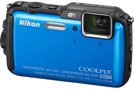 Bild Auch die blaue Version der Nikon Coolpix AW120 weiß aufzufallen. Preislich soll die Outdoorkamera übrigens bei knapp 350 EUR liegen. [Foto: Nikon]