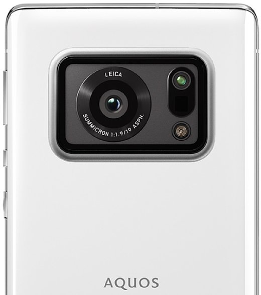 Bild Die Leica-Kamera des Sharp Aquos R6 löst mit ihrem großen 1"-Sensor 20 Megapixel auf. Das F1,9 lichtstarke Objektiv besitzt eine kleinbildäquivalente Brennweite von 19 Millimetern. [Foto: Sharp]