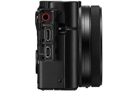 Bild Neben einem Micro-USB- und Micro-HDMI-Anschluss besitzt die Sony DSC-RX100 VII als erste Kamera der RX100er-Serie einen externen Mikrofonanschluss. [Foto: Sony]