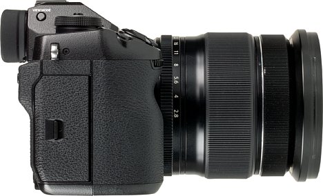 Bild Die X-H1 ist in Kombination mit dem XF 16-55 mm keine Handtaschenkamera. [Foto: MediaNord]