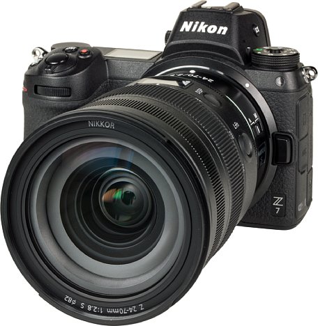 Bild Das Nikon Z 24-70 mm 1:2,8 S besitzt ein stattliches 82mm-Filtergewinde und besitzt eine hervorragende Linsenvergütung, so dass es an der Nikon Z 7 sehr hohe Kontraste ohne Störungen überträgt. [Foto: MediaNord]
