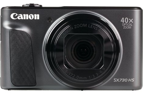 Bild In der direkten Ansicht von vorne könnte die SX730 HS auch für eine zoomlose Kompaktkamera gehalten werden. [Foto: MediaNord]
