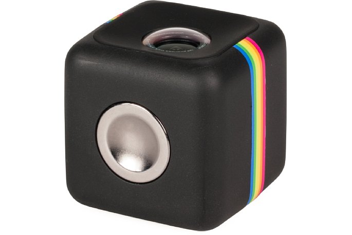 Bild Auf der Unterseite des Polaroid Cube ist der Magnet. Durch den flachen Rand und die gewölbte Innenfläche soll er sowohl an flachen als auch gewölbten Flächen halten. [Foto: MediaNord]