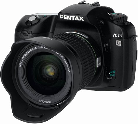 Bild Pentax K10D mit 16-45mm [Foto: Pentax Corp.]