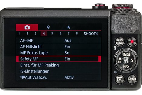 Bild Die Canon PowerShot G7 X Mark II lässt sich sowohl über den klappbaren Touchscreen als auch über Tasten bedienen. [Foto: MediaNord]