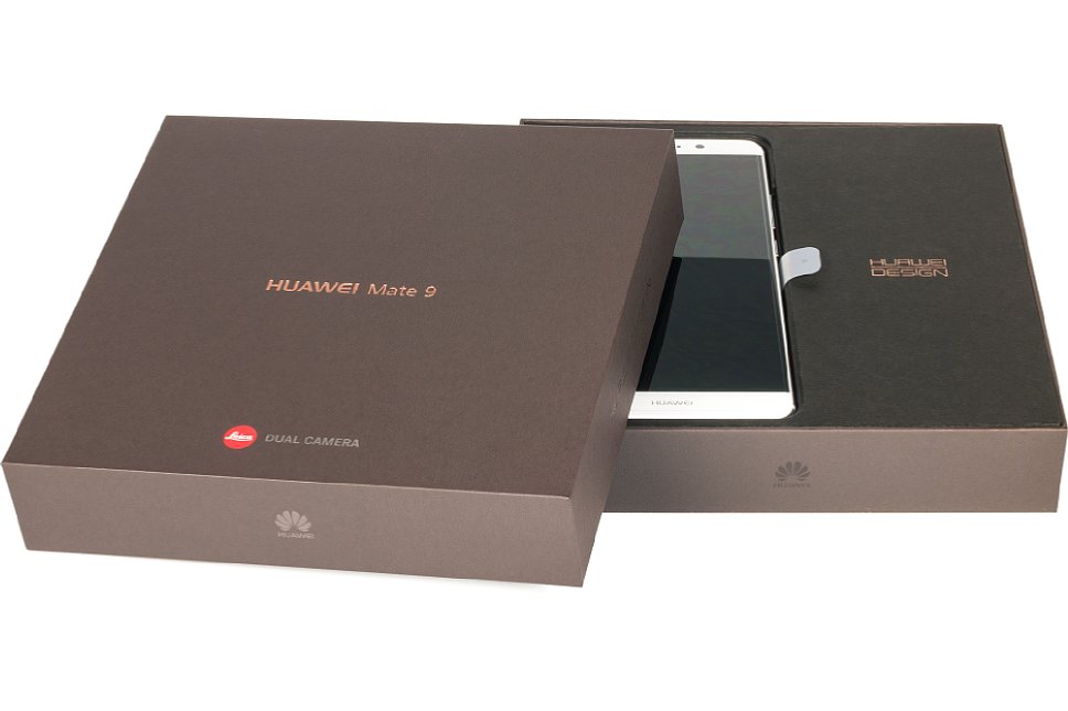 Bild Auch die Verpackung des Huawei Mate 9 ist durchaus sehr edel. [Foto: MediaNord]