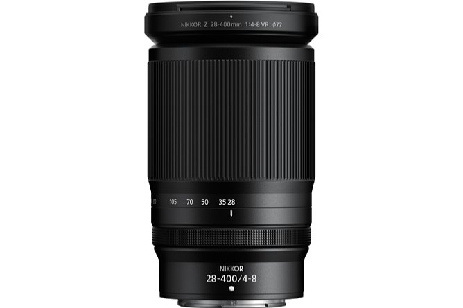 Bild Das Nikon Z 28-400 mm F4-8 VR misst 14,2 Zentimeter in der Länge und 8,5 Zentimeter im Durchmesser. Das Gewicht beträgt 725 Gramm. [Foto: Nikon]