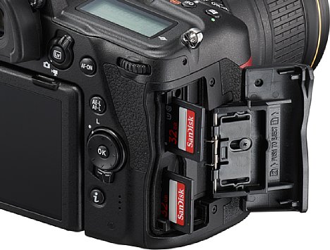 Bild Gleich zwei SD-Kartenschächte hat die Nikon D780 zu bieten, die sogar beide den schnellen UHS-II-Standard unterstützen. [Foto: Nikon]