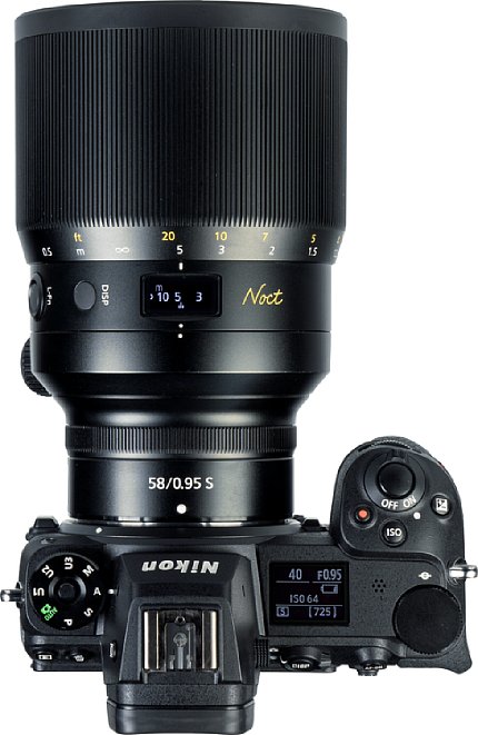 Bild An der Nikon Z 7II wirkt das Z 58 mm F0.95 S Noct enorm groß und frontlastig. Man könnte es glatt für ein Teleobjektiv halten. [Foto: MediaNord]