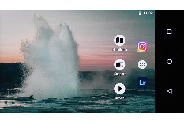 Bild Die Android-Oberfläche der Zeiss ZX1 verhält sich bei der Bedienung wie ein Smartphone beziehungsweise Tablet. [Foto: MediaNord]