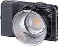 Der Aluminium-Reflektor gehört zum Lieferumfang des Rollei Lux 60 RGB und 100 Bi-Color. [Foto: MediaNord]