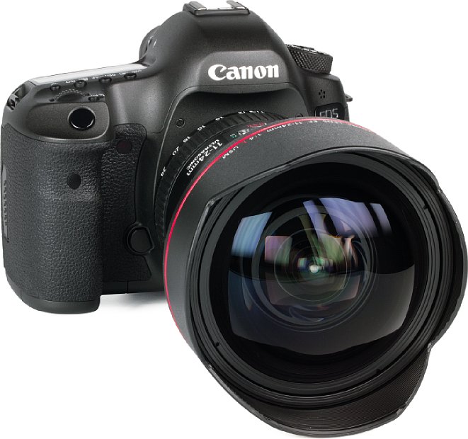 Bild Durch die stark gewölbte Frontlinse des Canon EF 11-24 mm 4.0 L USM lassen sich keine Schraubfilter verwenden. Dafür bietet das Objektiv auf der Bajonettseite einen Filterhalter. [Foto: MediaNord]