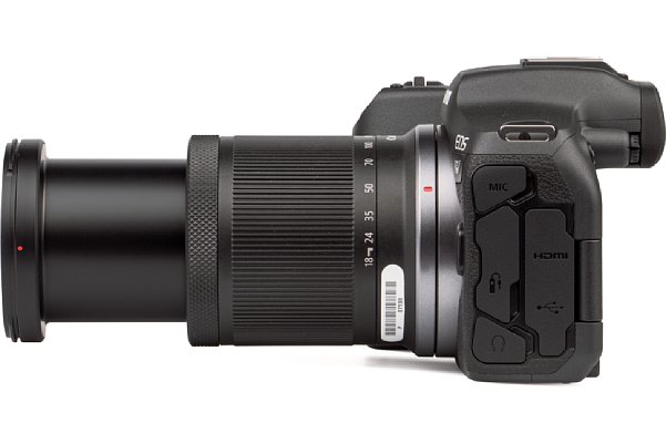 Bild Auf maximaler Brennweite fährt das Canon RF-S 18-150 mm F3.5-6.3 IS STM um 4,2 Zentimeter auf 12,7 Zentimeter Gesamtlänge aus. [Foto: MediaNord]