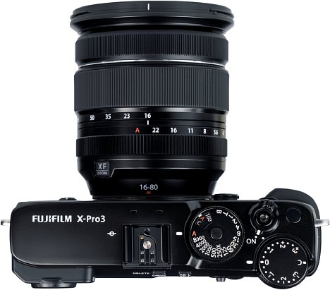 Bild Das Fujifilm XF 16-80 mm F4 R OIS WR besitzt einen Blenden-, einen Zoom- und einen Fokusring. Leider lässt sich der Blendenring in der Automatik-Stellung nicht verriegeln und kann dadurch auf F22 springen, was für unscharfe Bilder sorgt. [Foto: MediaNord]