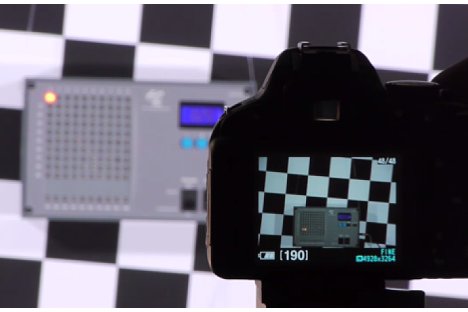 Bild Messung der Auslöseverzögerung im digitalkamera.de-Testlabor. [Foto: Galileo/MediaNord]