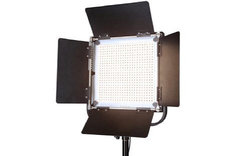 Bild Als Aufheller wird ein LED-Panel verwendet. [Foto: Rollei]