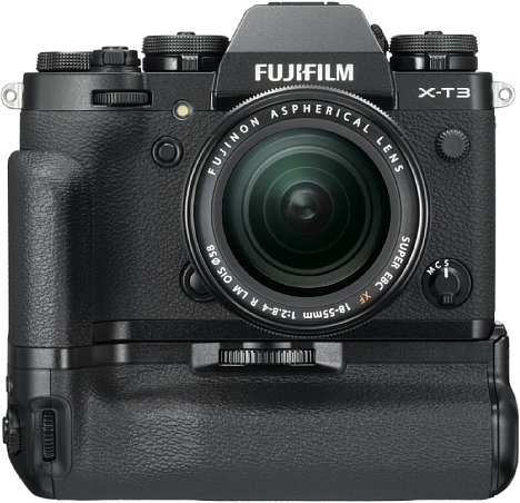 Bild Fujifilm X-T3 mit XF 18-55 mm und VPB-XT3 Batteriegriff. [Foto: Fujifilm]