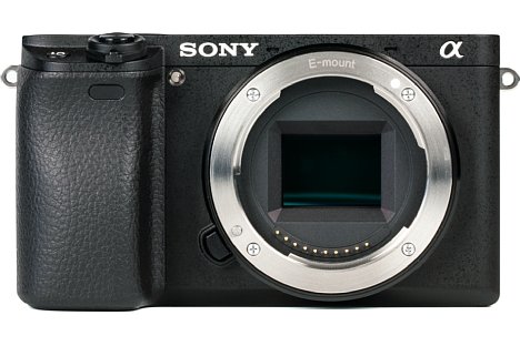 Bild Das Bajonett hat Sony bei der Alpha 6300 extra verstärkt, damit es auch größere Objektive tragen kann. [Foto: MediaNord]