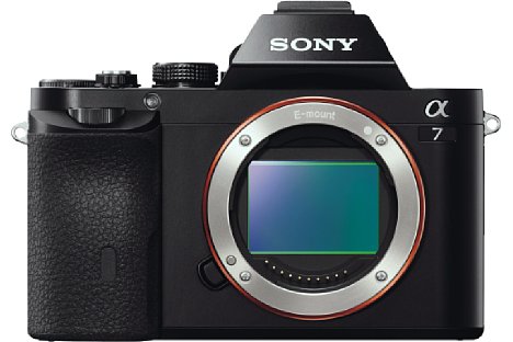 Bild Der 36 x 24 mm große Kleinbildsensor der Sony Alpha 7 löst 24 Megapixel auf und integriert einen Hybridautofokus aus Phasen- und Kontrasterkennung. [Foto: Sony]