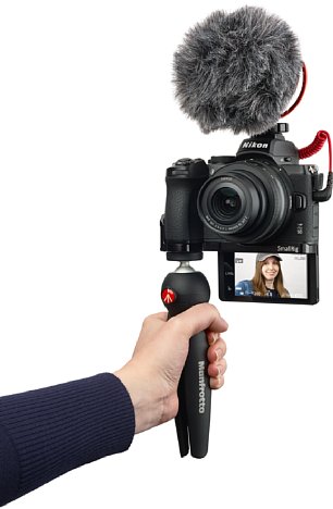 Bild Aufgrund des umfangreichen Zubehörs ist das Nikon Z 50 DX 16-50 mm VR Vlogger Kit sehr preisattraktiv. [Foto: Nikon]
