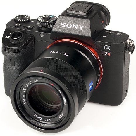 Bild Sony Alpha 7R II mit Sony FE 55 mm 1.8 Sonnar T* ZA (SEL-55F18Z). [Foto: MediaNord]