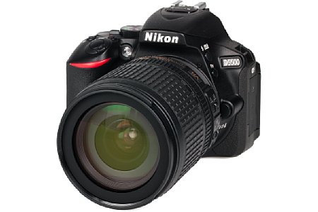 Nikon D5500 mit 18-105 mm. [Foto: MediaNord]