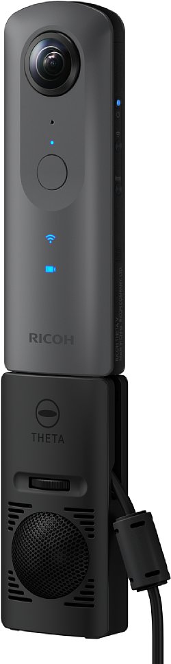 Bild Das optionale Zusatzmikrofon TA-1 für die Ricoh Theta V ermöglicht auch eine kontinuierliche Stromversorgung der Kamera über eine auch beim Stativbetrieb zugängliche USB-Buchse. [Foto: Ricoh]