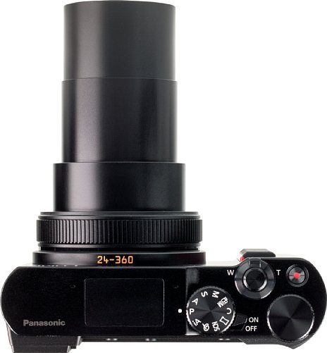 Bild Beeindruckendstes Merkmal der Panasonic Lumix DC-TZ202D ist das optische 15-fach-Zoom von 24 bis 360 Millimeter im Kleinbildäquivalent (hier voll ausgefahren), das komplett ins 4,5 Zentimeter flache Gehäuse einfahren kann. [Foto: MediaNord]