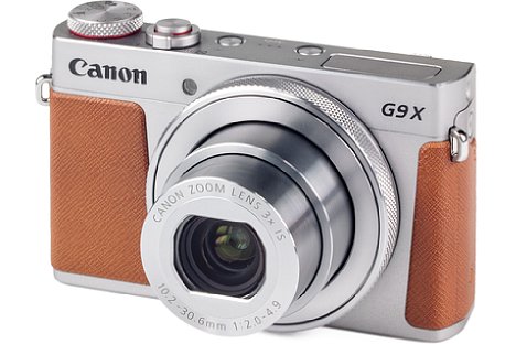 Bild Die Canon PowerShot G9 X Mark II in silber wirkt sehr edel mit der braunen Belederung. [Foto: MediaNord]
