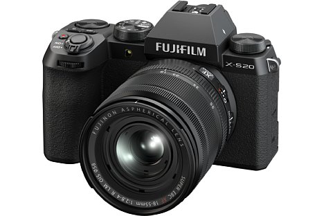 Bild Knapp 1.800 Euro soll die Fujifilm X-S20 mit dem empfehlenswerten XF 18-55 mm kosten. [Foto: Fujifilm]