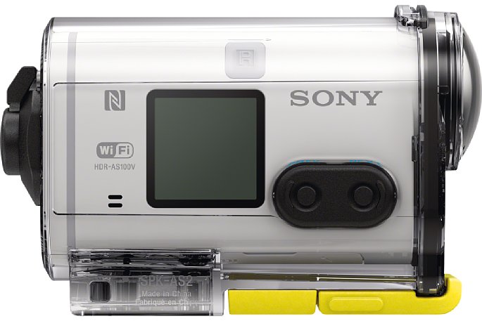 Bild Das kleine und leichte Gehäuse Sony SPK-AS2 für die HDR-AS100V und die älteren Actioncam-Modelle von Sony ist bis 5 Meter wasserdicht. Die Kamera bleibt dabei voll bedienbar. [Foto: Sony]