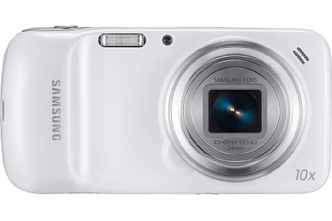 Bild Von der Vorderseite aus betrachtet wirkt das Samsung Galaxy S4 Zoom wie eine normale Digitalkamera. [Foto: Samsung]
