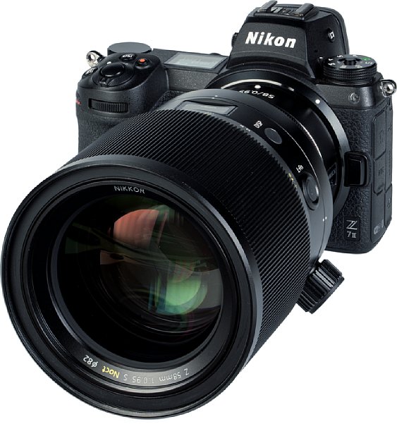 Bild Das Nikon Z 58 mm F0.95 S Noct besitzt nicht nur eine enorm große Frontlinse, sondern auch einen riesigen Fokusring, denn das Noct besitzt keinen Autofokus. [Foto: MediaNord]