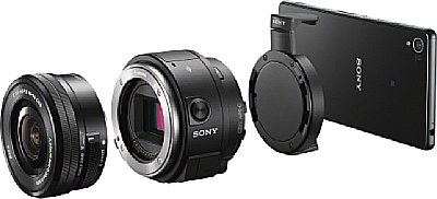 Die neue Sony QX1 ist extrem modular aufgebaut: Wechselobjektiv (mit E-Mount), Kameramodul QX1, Smartphone-Adapter und Smartphone, das als Display und Bedienteil fungiert. [Sony]
